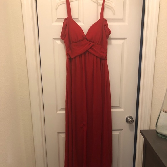 Red evening gown - Picture 2 of 3